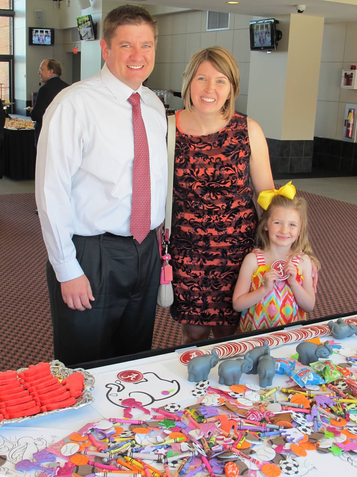 Children and adults alike enjoyed cookies, stickers, and coloring sheets on the Kid’s Table. 
